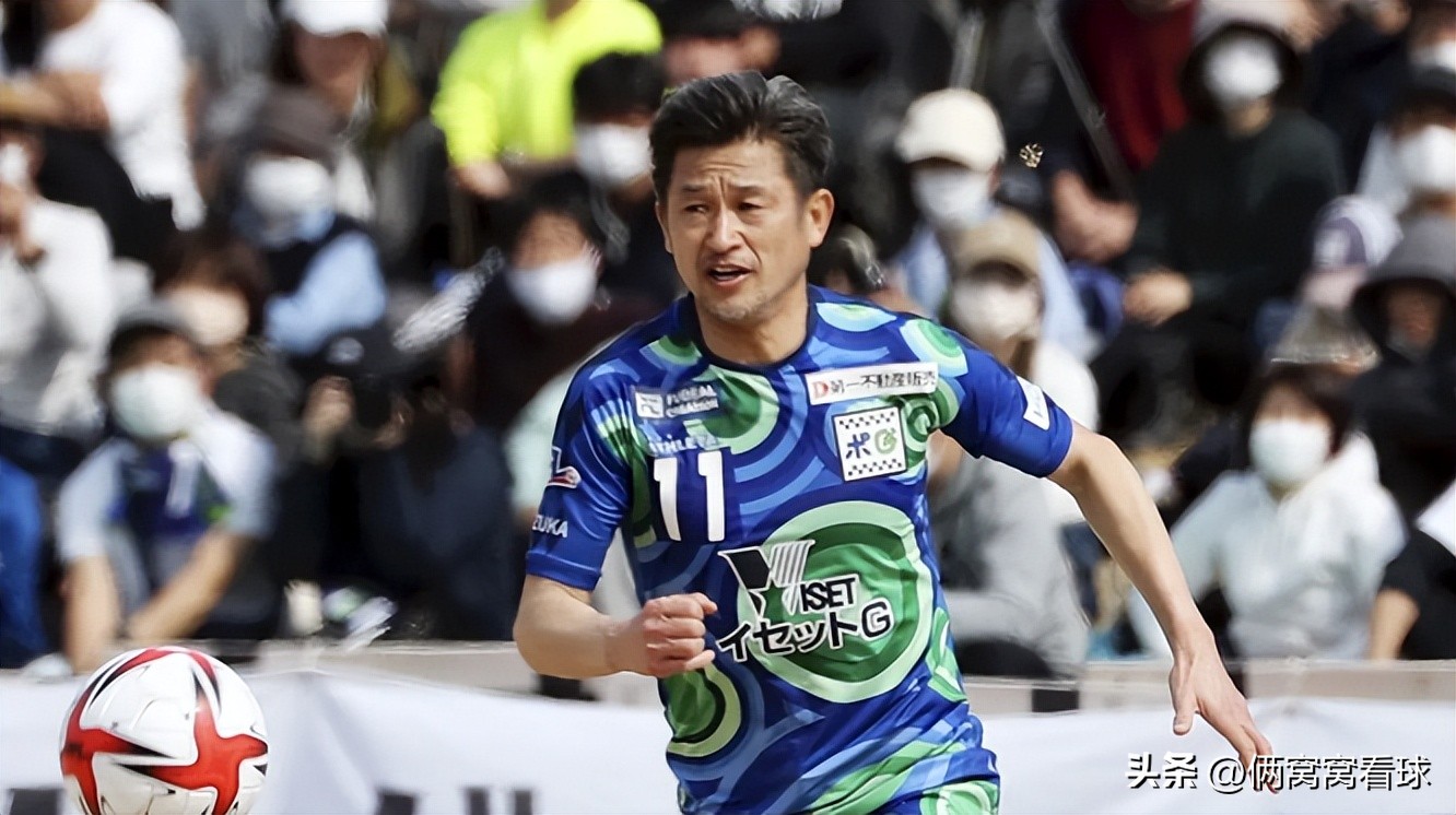 世界足坛致敬马拉多纳,足坛众星致敬布冯