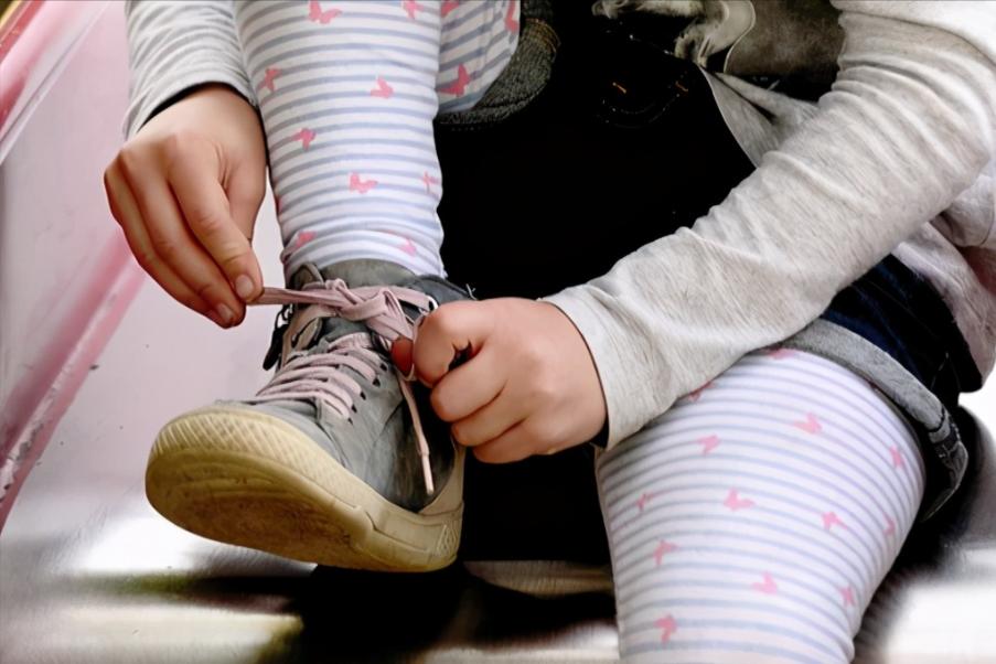 童鞋雌激素超标,央视曝光毒童鞋可能诱发早熟