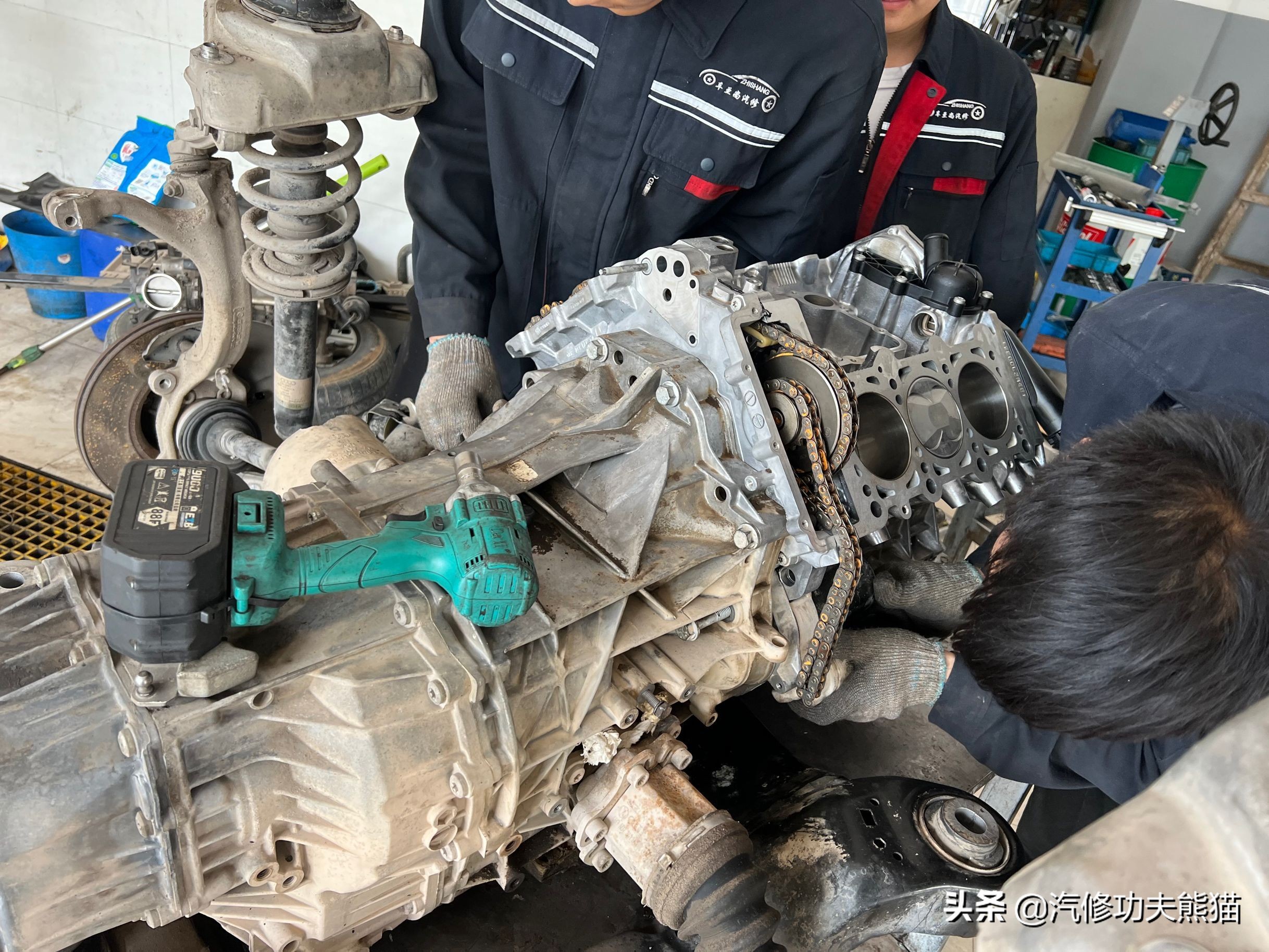 奥迪a6五百块钱,奥迪a65000公里烧一升机油维修