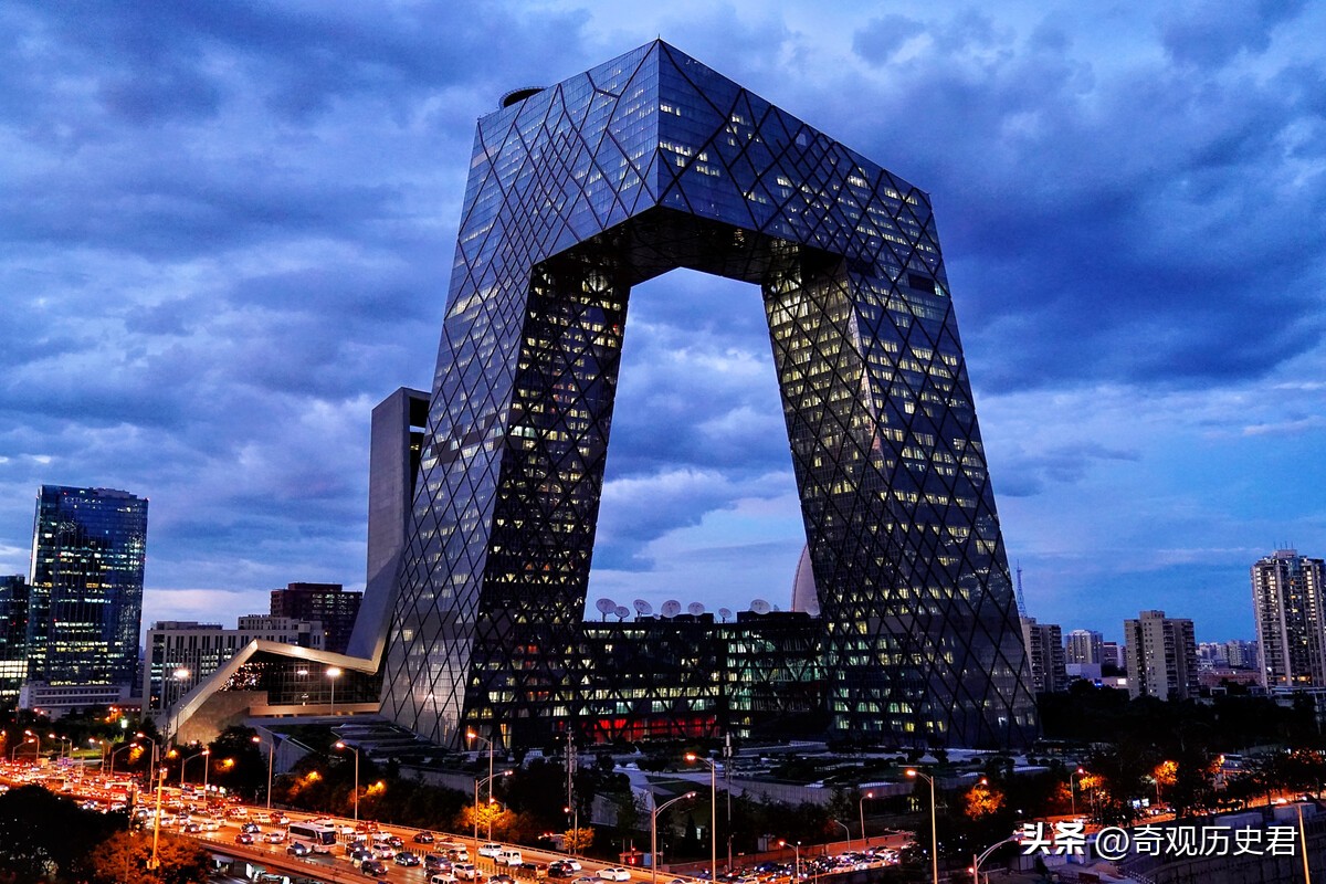 央视主持人名单大换血！董卿、撒贝宁上榜，张蕾、海霞超10人退出