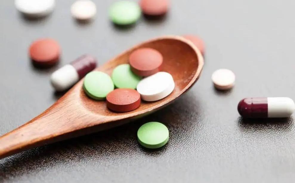 呼吸道感染阿奇霉素和头孢哪个好,阿莫西林和罗红霉素治呼吸道感染