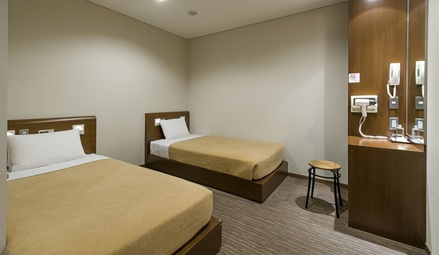 在东京成田机场过夜要出海关吗,东京成田机场住宿攻略