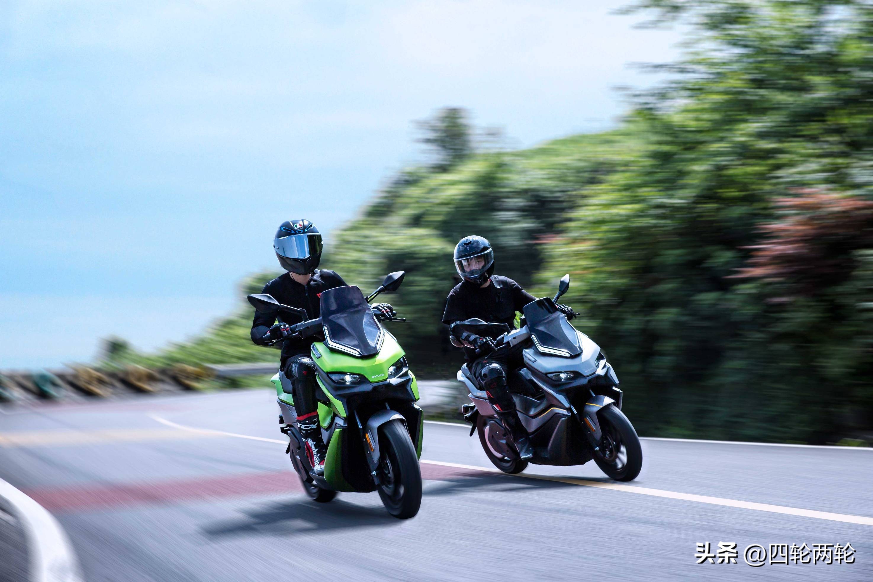 茵未REAL5T，一款来自未来的运动电摩，动力媲美300级别踏板