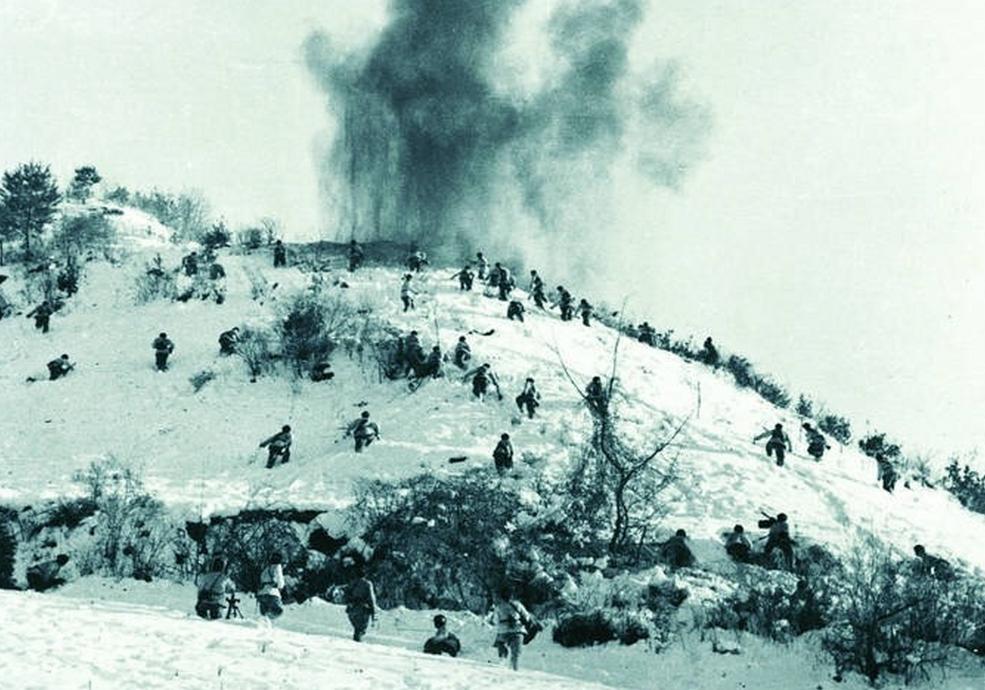 著名的三三制战术是怎么运用的,三三制战术是谁最先提出