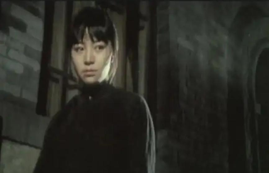 老舍和月牙儿人物分析,老舍母女沦落街头电视剧