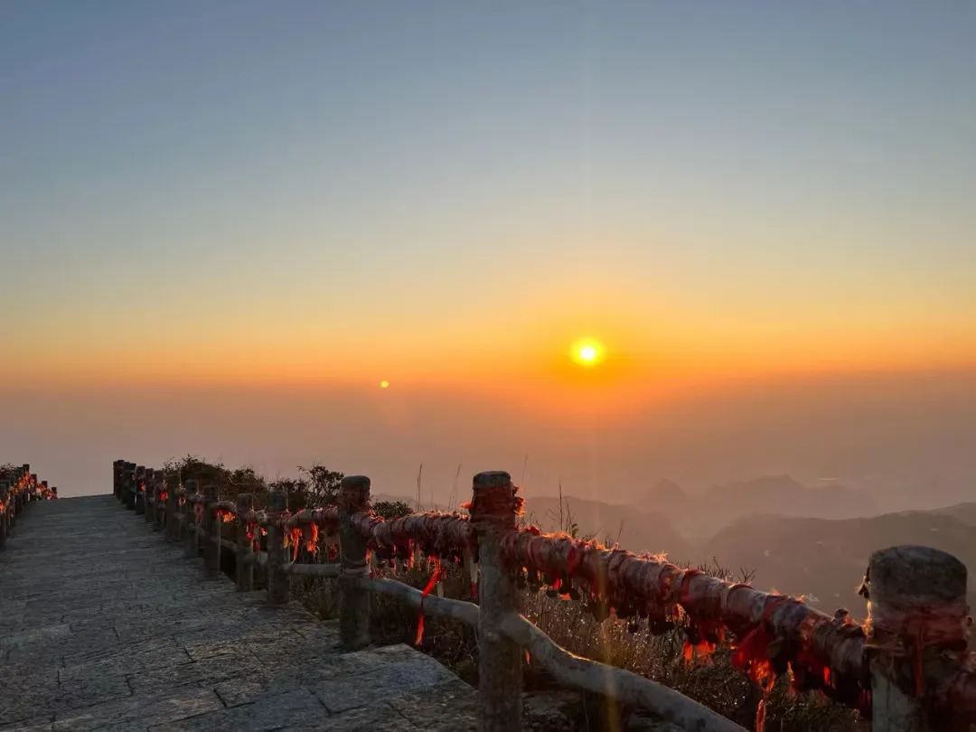 回到早睡早起的日子,回老家朝九晚五