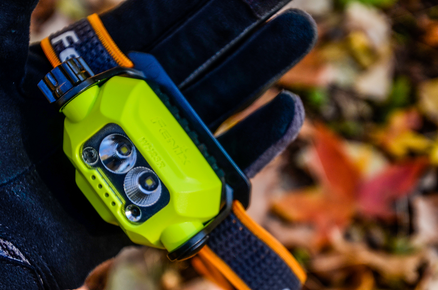 黄白光自由切换两用头灯,泛光和远射一体头灯