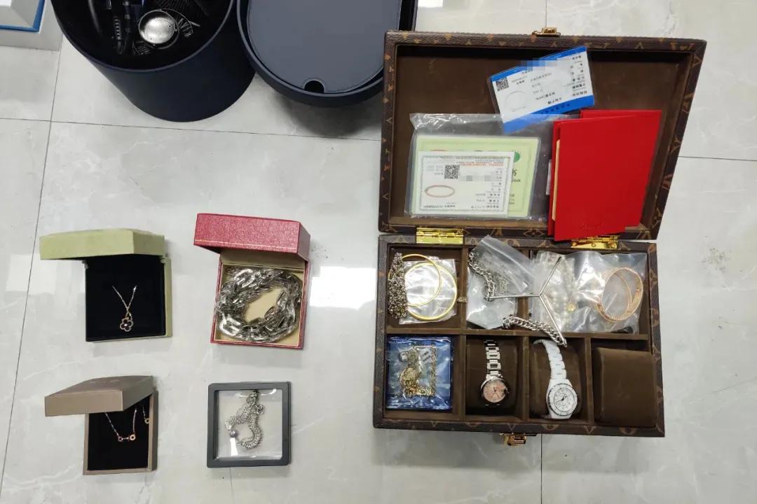 女售货员16个月偷走老板5318万,女售货员16个月偷走老板538万块钱