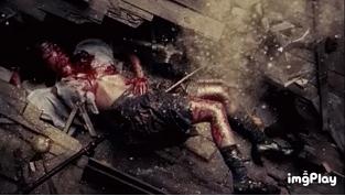 18岁车祸32次，三次流产，丈夫*引勾**小姨子，她成了全球最贵女画家