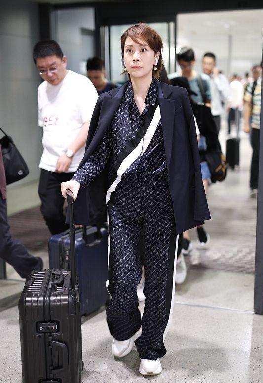 海清日常春天着装穿搭图,海清帅气冬季穿搭