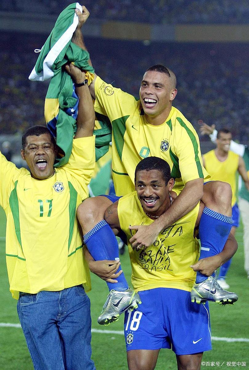 足坛外星人罗纳尔多进场,外星人罗纳尔多的停球视频怎么样