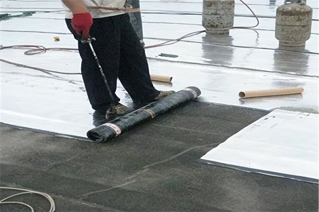 屋顶漏水出现水印怎么修复,屋顶漏水室内墙修复