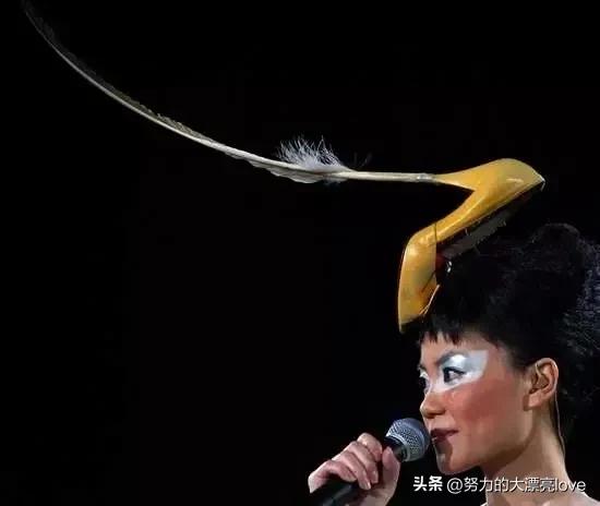 王菲和谢霆锋为什么会在一起,谢霆锋和王菲寻寻觅觅兜兜转转