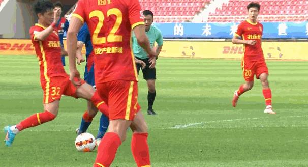 曹赟定头球,曹赟定彭欣力