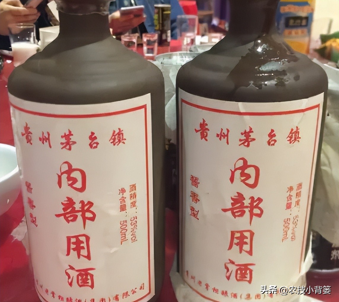三伏天喝点白酒好吗,临近三伏天该喝啤酒还是白酒好