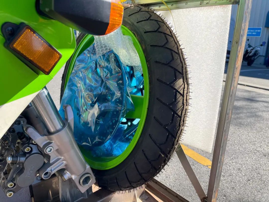 穿越时空的“全新车”，1992KAWASAKIZXR750R