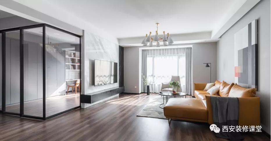 电视墙砸个门,客厅背景墙全砸