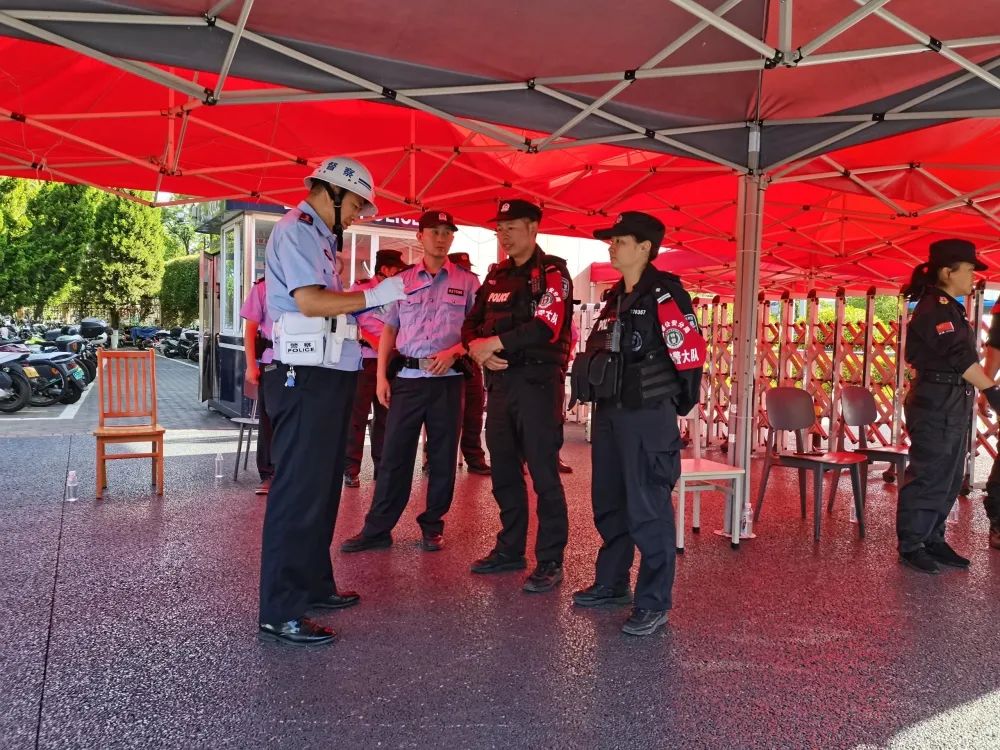 监考员给考生考试成果总结,靠前监督压实责任