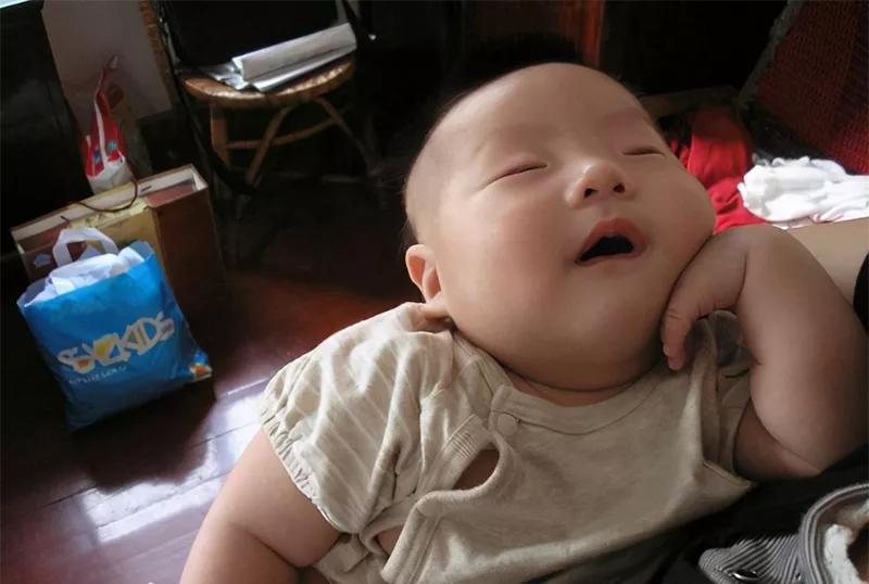 晚上睡觉孩子磨蹭最好的解决办法,孩子每天晚上磨蹭怎么办