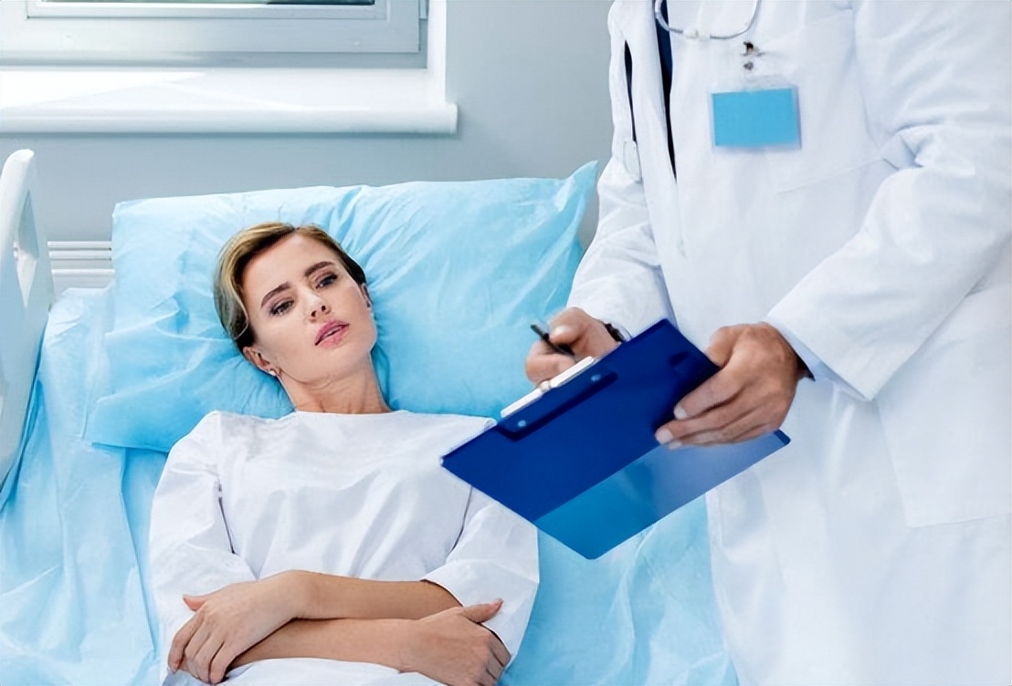 女性尿道感染为什么老是小肚胀痛,女性尿道感染一般是什么原因