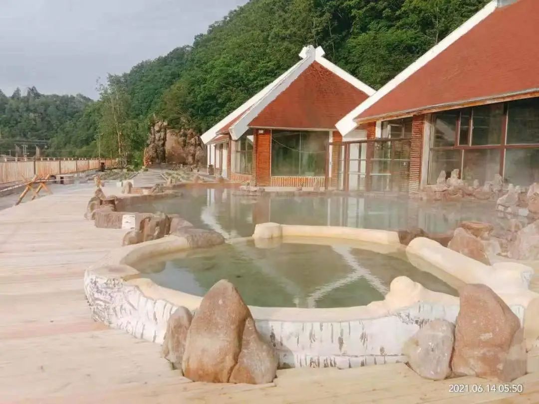 吉林森工仙人桥温泉疗养院,长白山仙人桥温泉团购
