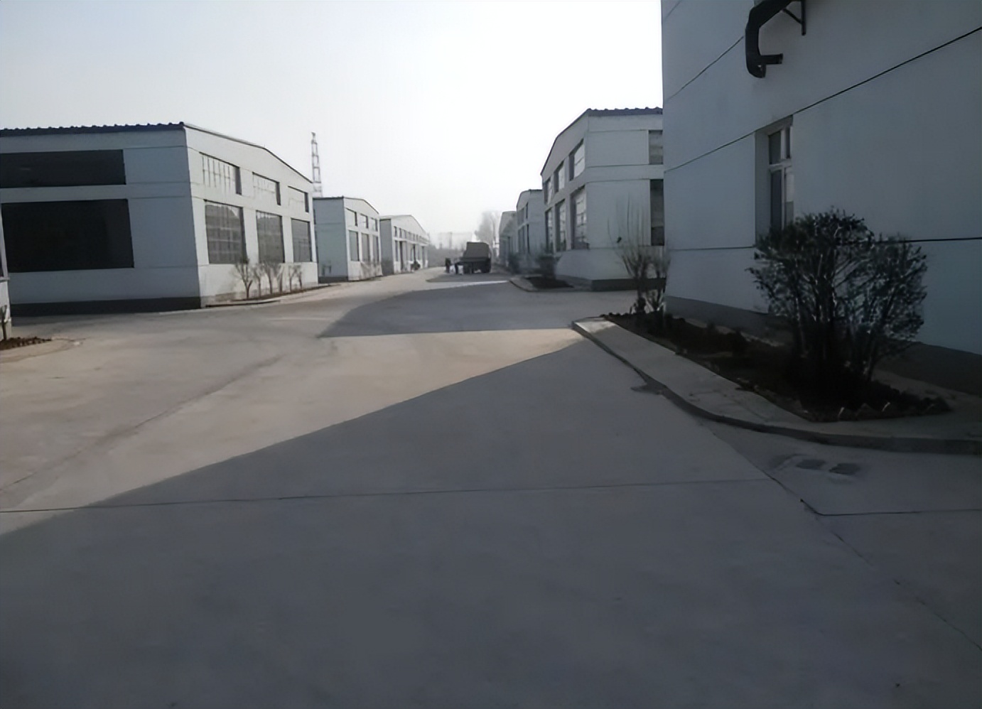 国内工厂是怎么压榨工人的,八小时工作制度算压榨吗