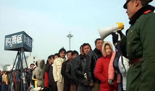 08年雪灾，40万人被困,中国春运史上永远的痛,暴雪中国中的广州！