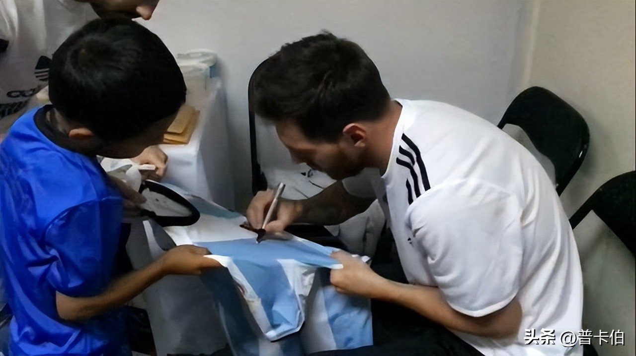 梅西第1次来中国,梅西和以前阿根廷球员的关系