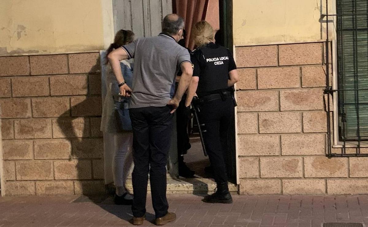 “占屋运动”席卷西班牙，偷走别人买的房子，一共需要几步？