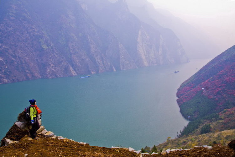 廿万公里六章，要看两岸猿声啼不住，只需要在大昌古镇150元租船