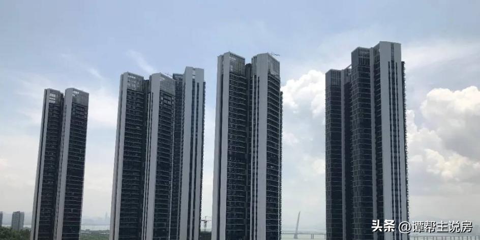 半岛城邦四期88平出租,半岛城邦私人订制豪宅拍卖