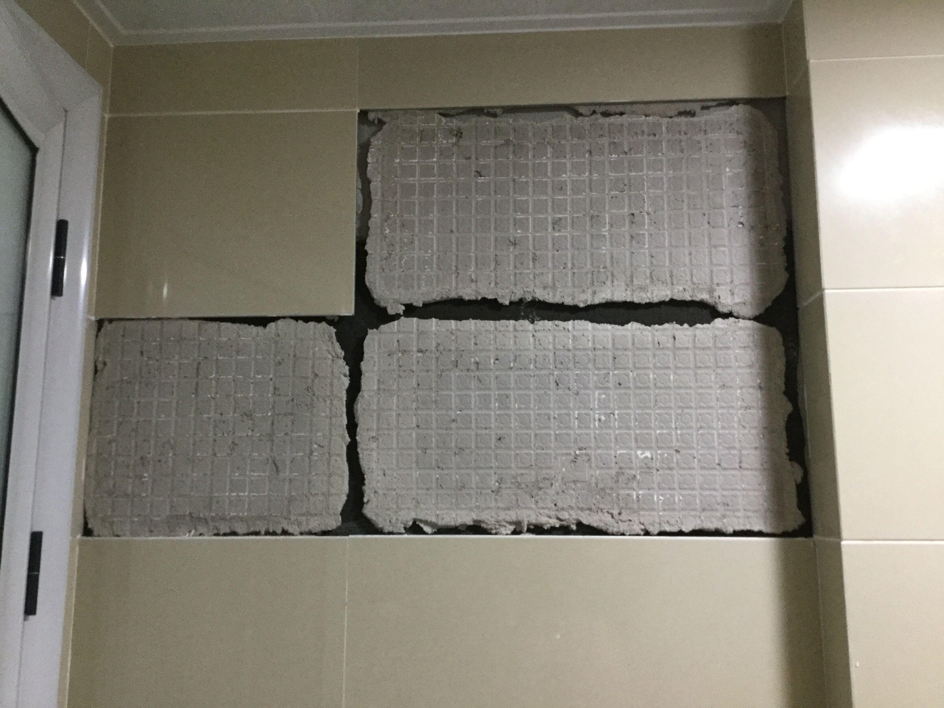 卫生间墙面瓷砖空鼓是谁的责任,卫生间做防水墙面有空鼓怎么办