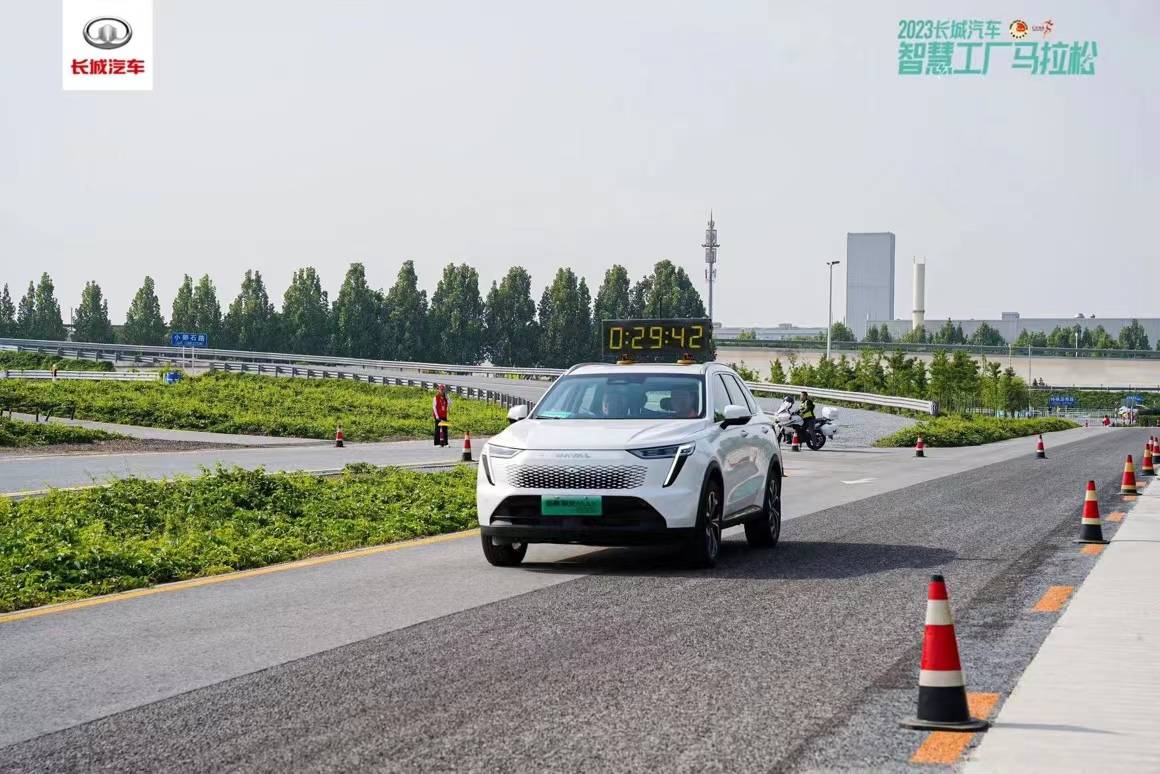 魏建军领跑马拉松完整版,魏建军接地气