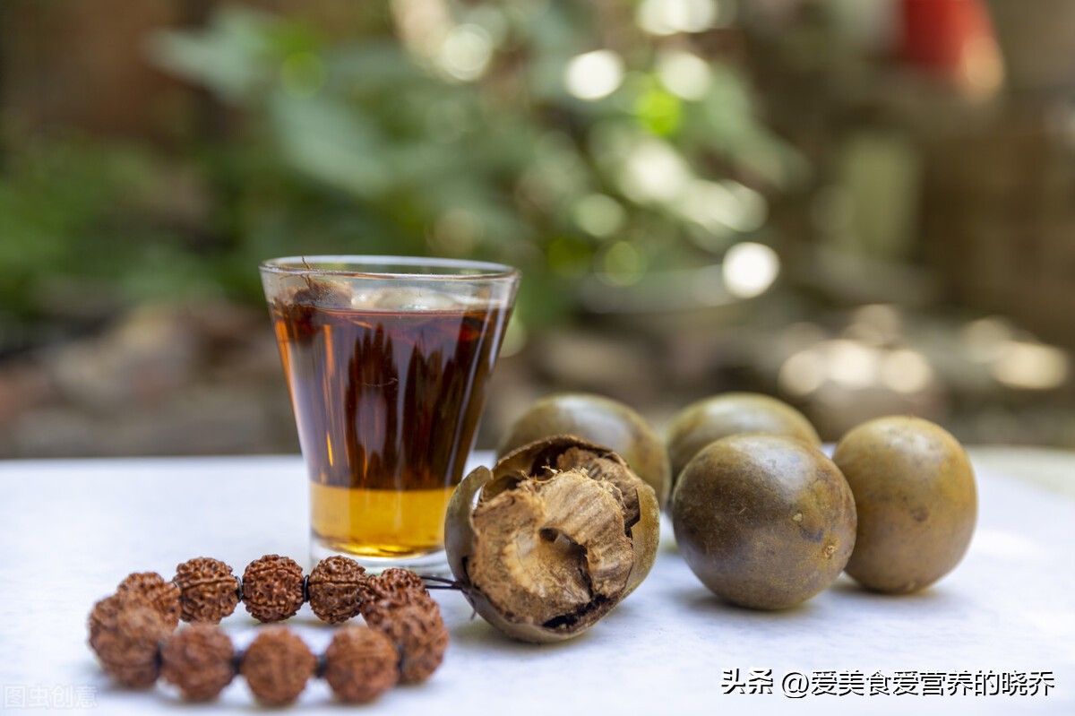 老人喉咙经常痒痒的老是想咳嗽,烟抽多了喉咙痒痒的老是想咳嗽