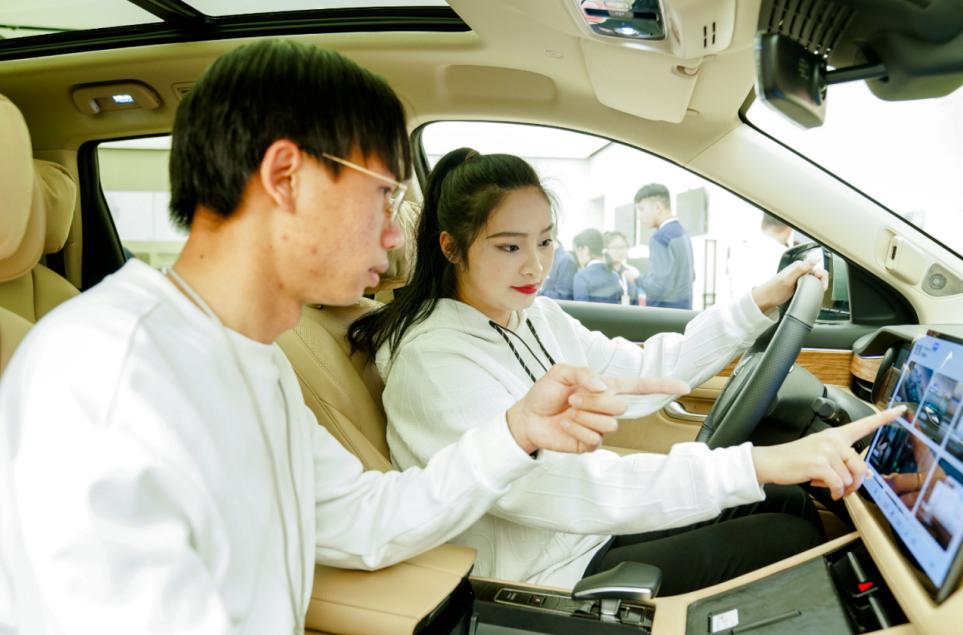 华为智能生活馆和华为旗舰店,华为智能生活体验馆广州店cbd