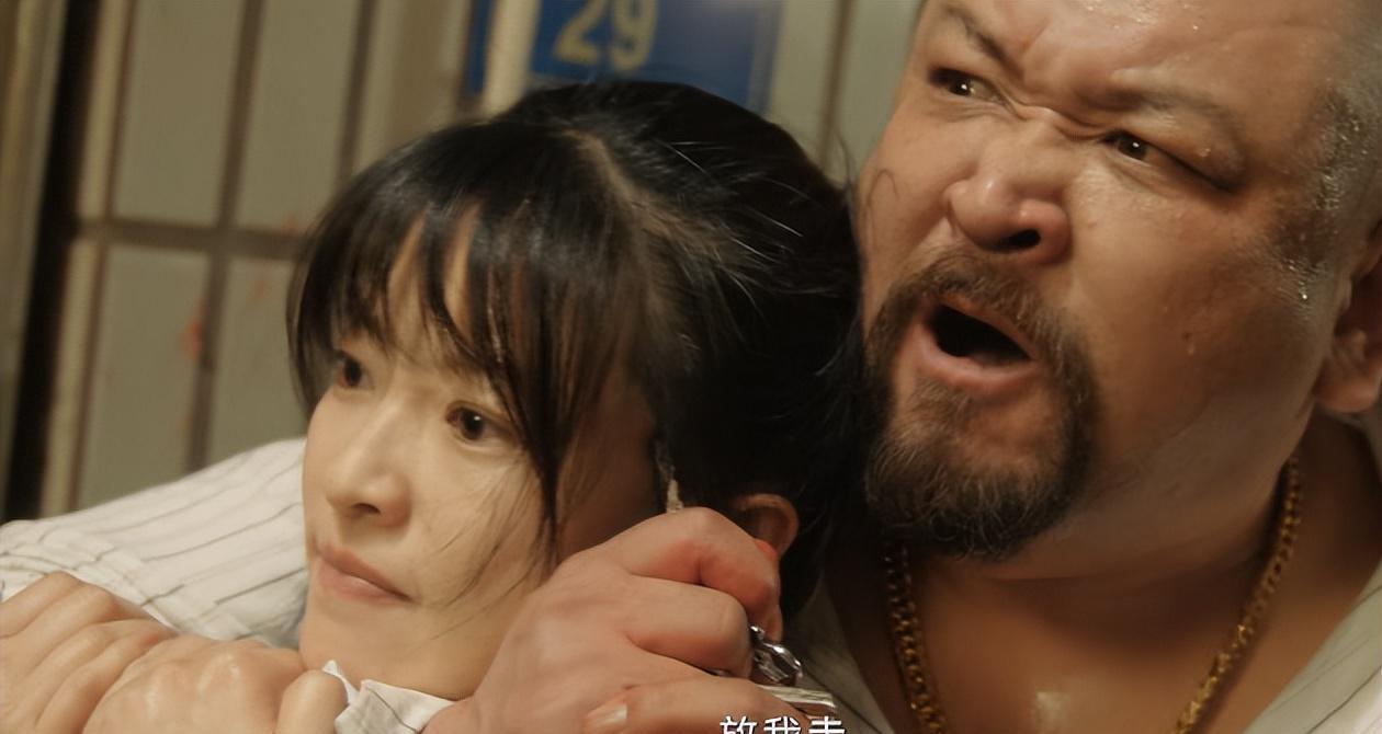 秦昊新剧床戏镜头太多被投诉，尺度大儿童不宜，网友怒骂很荒唐