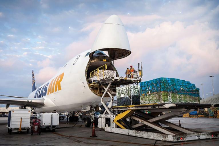 绝地求生运输飞机,绝地求生机场霸主送快递