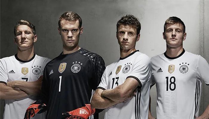 德国足球队签约耐克,耐克与中国足协的签约多久