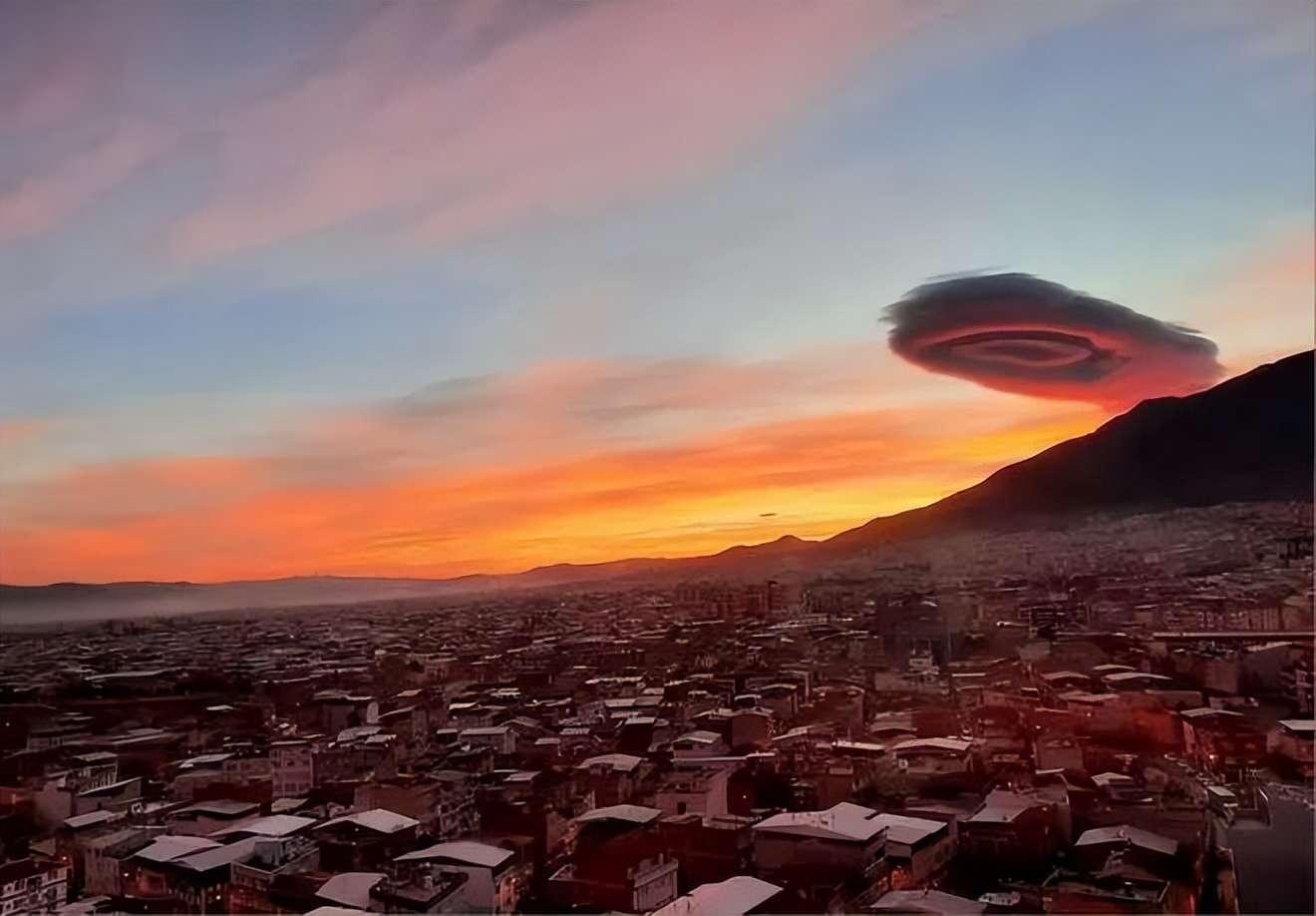 土耳其7.8级大地震,土耳其两次八级大地震的时间