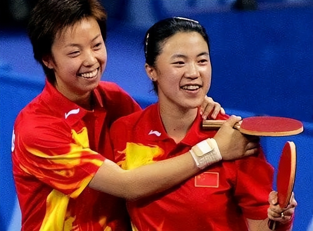 她是世界女乒第一人,大20岁老公与袁立同居12年,转身把她宠上天