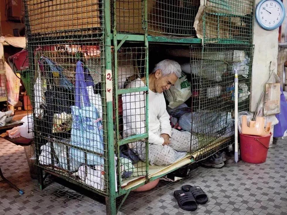 改变年轻人思想，不如解决买房难，香港穷人要多努力，才能翻身