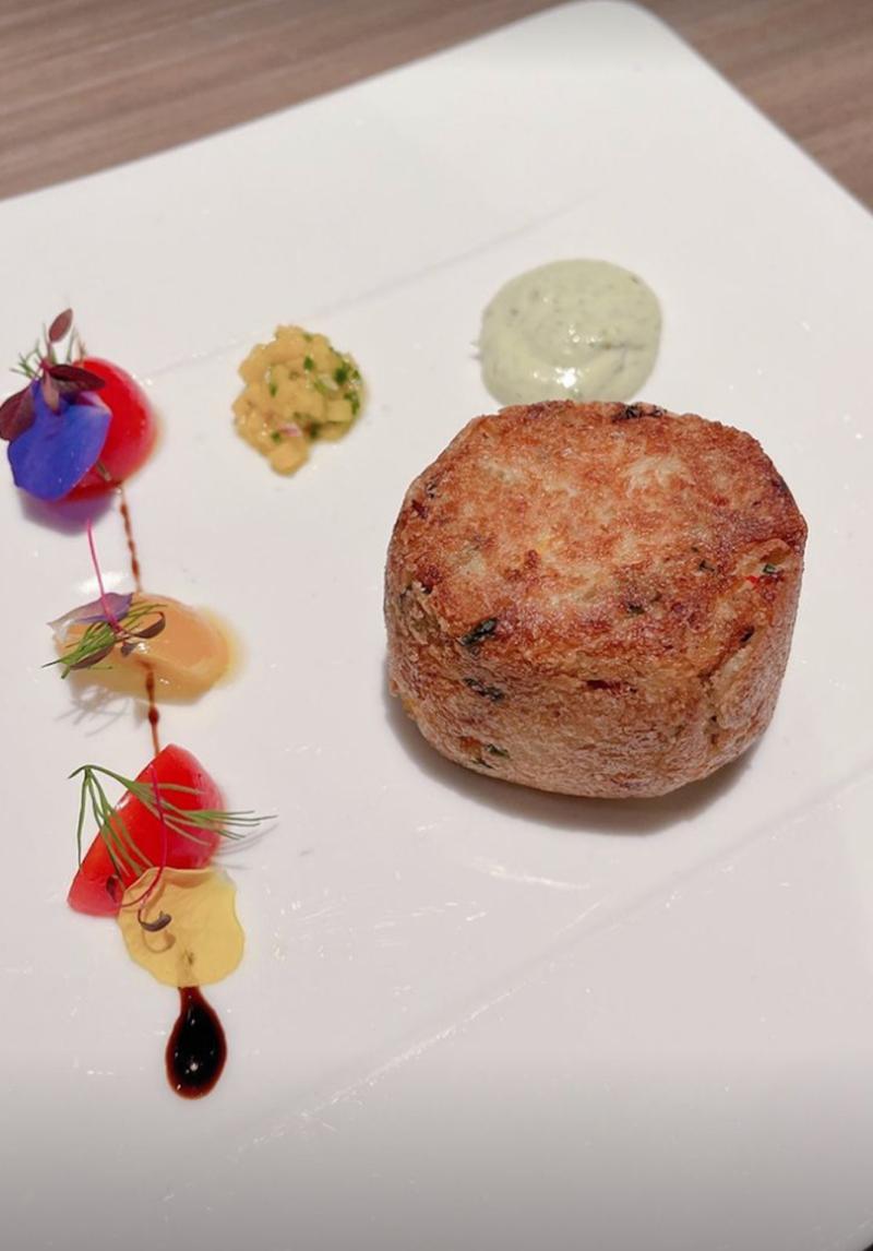 何超云生日获父亲送豪宅,何超云生日宴