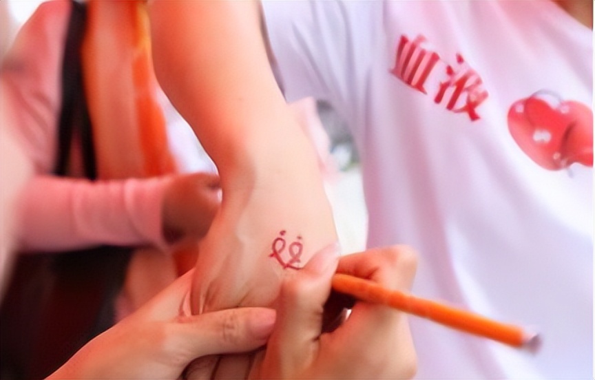 无偿献血9年母亲重病用血却被拒,无偿献血九年多母亲重病用血遭拒