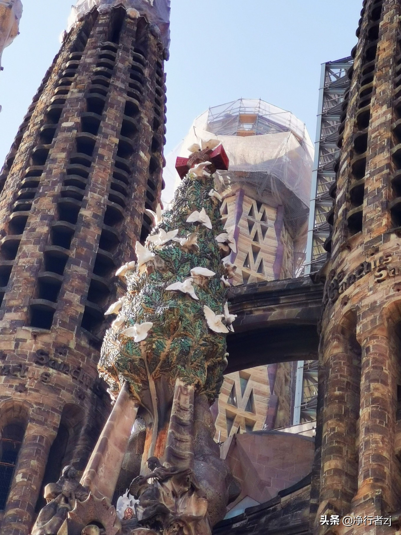 冬日暖阳拔“牙”记（三十二）巴塞罗那：高迪打造的绝世神作