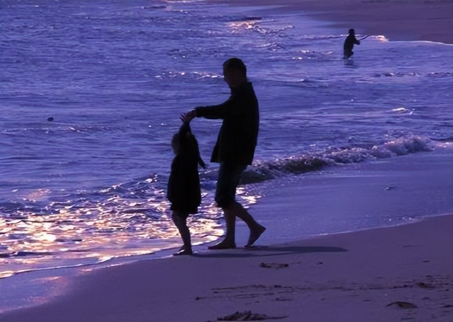 闺蜜花20万试管生混血宝宝视频,30岁女模特试管生下混血三胞胎