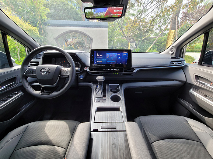 深度体验丰田赛那SIENNA，家用MPV的标杆有何过人之处？