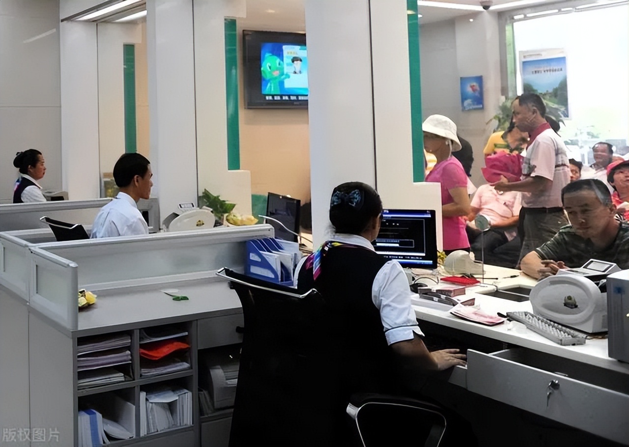 手里有50万闲钱做什么好,手里有5万闲钱做什么比较好