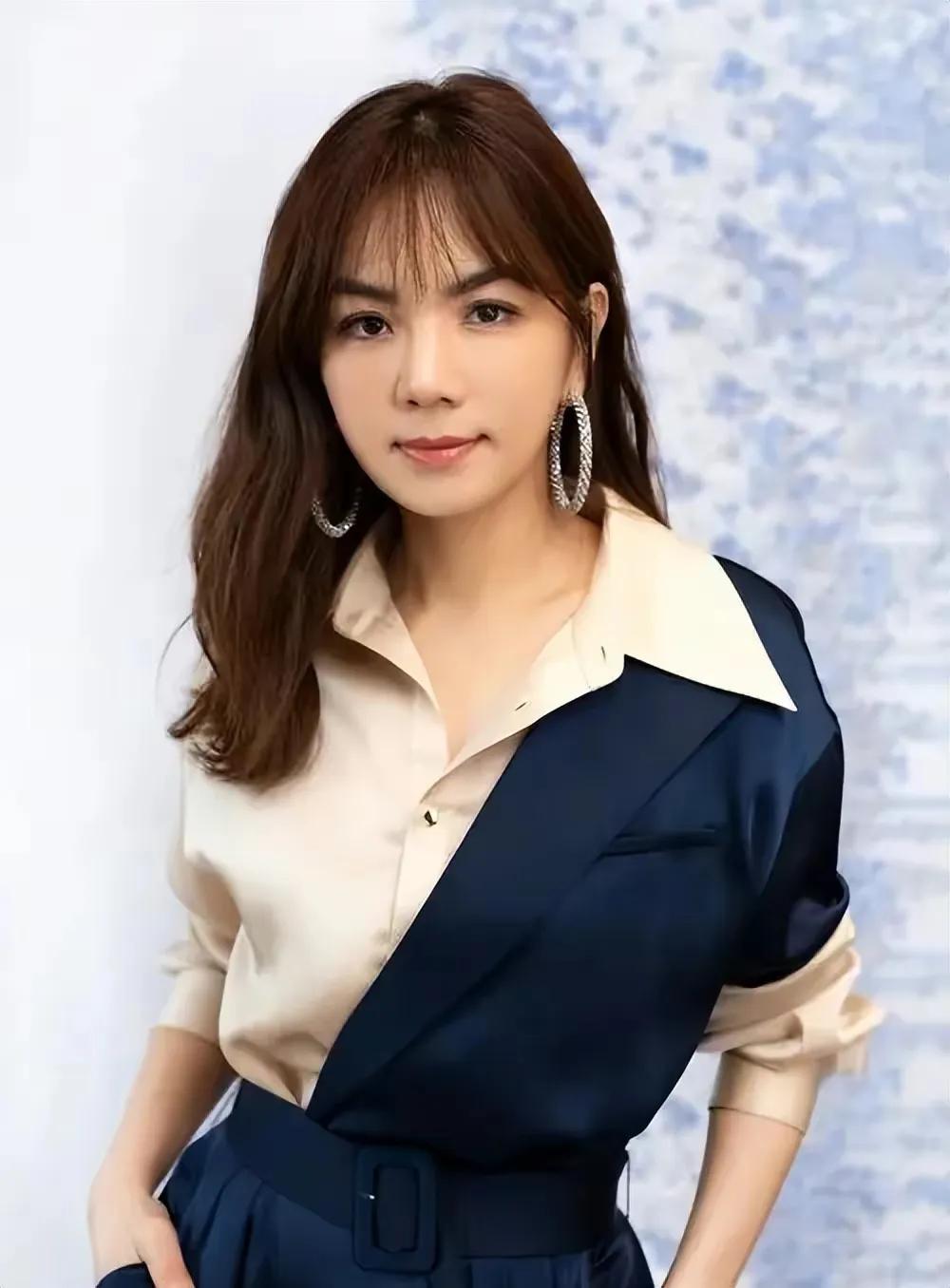 ella陈嘉桦恋人未满初舞台完整版,陈嘉桦浪姐4首秀舞台