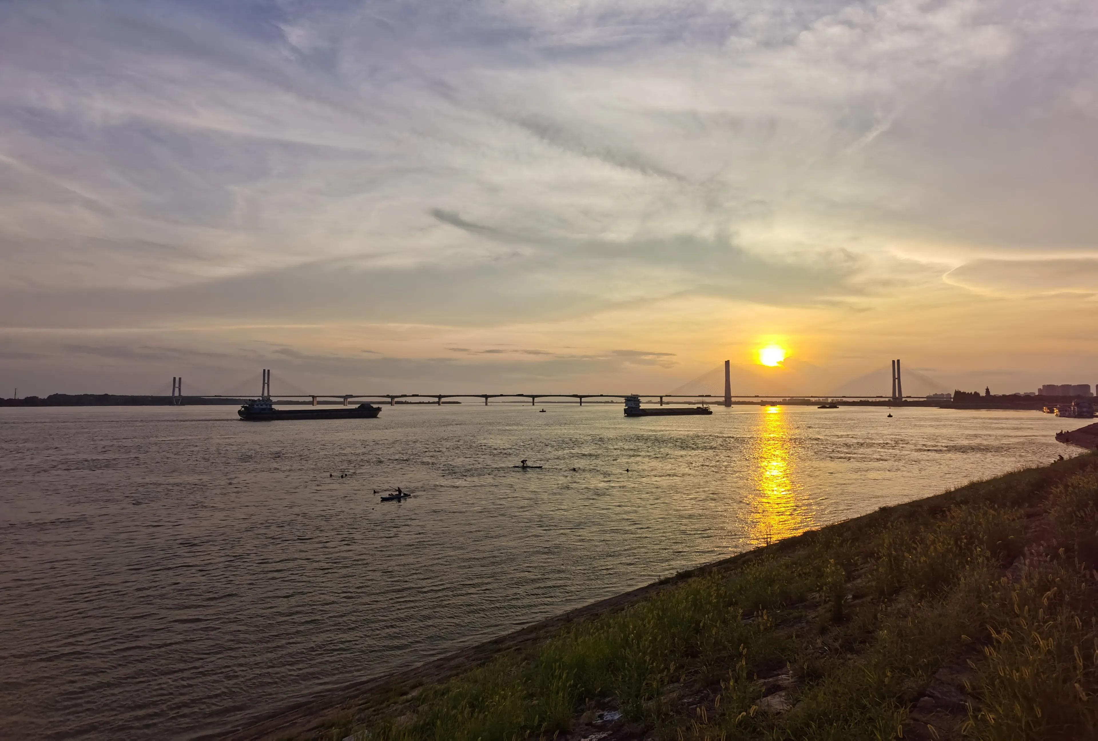 长江大桥建设故事,长江大桥故事