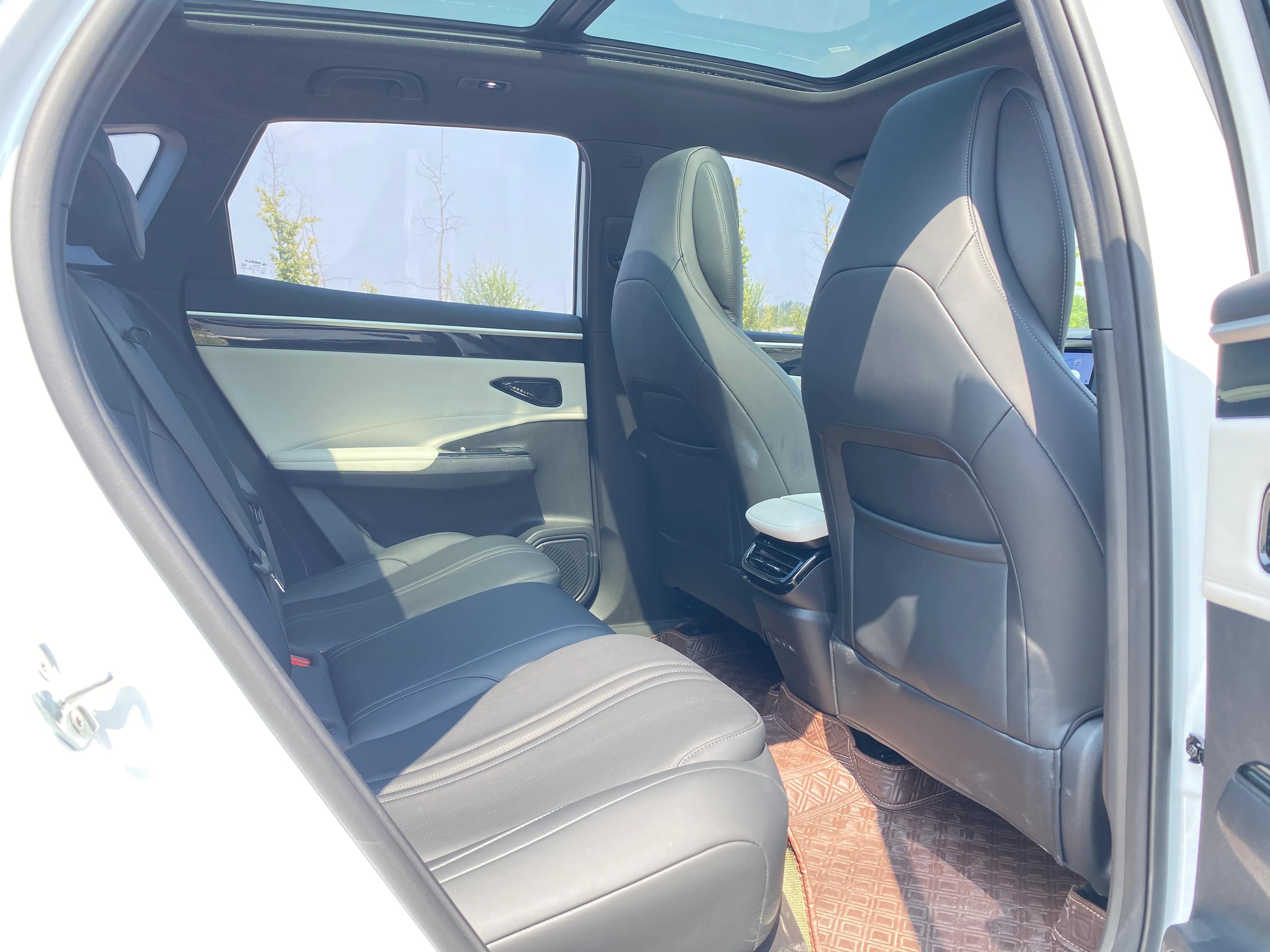 吉利银河l7龙腾版,银河l7效果视频